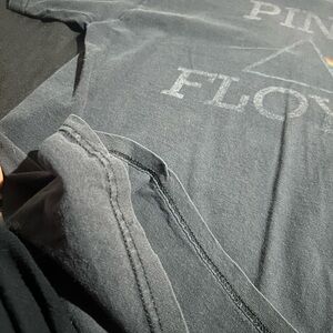 Dark gray-Pink Floyd tee🌈